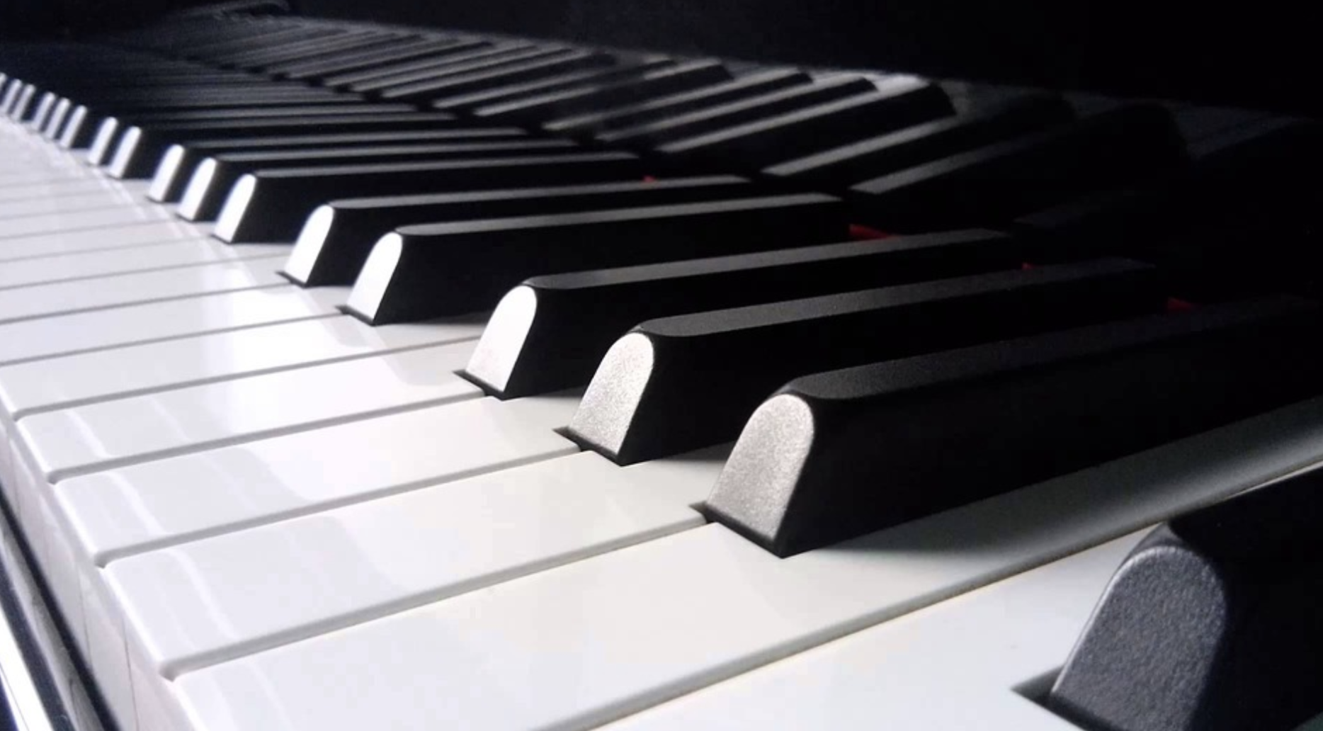Diferencias entre el piano eléctrico y el piano acústico. 