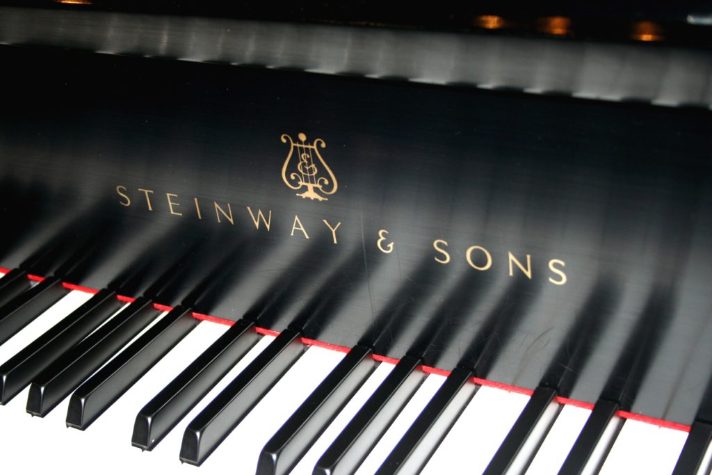 Piano steinway & Sons