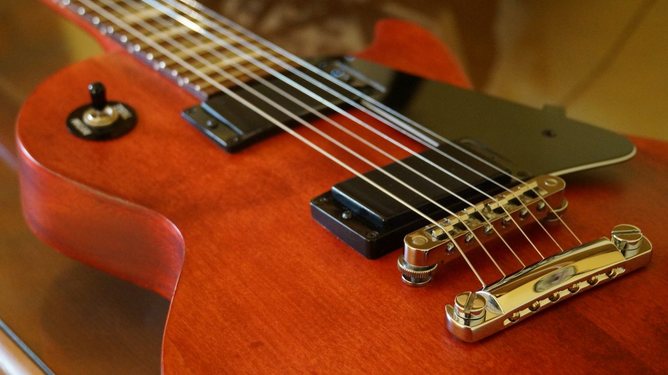 Las Cuerdas de la Guitarra Eléctrica: Todo lo que debes de saber — Clases  de Guitarra Online
