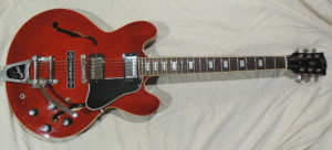 Guitarra electrica de tipo Gibson 335