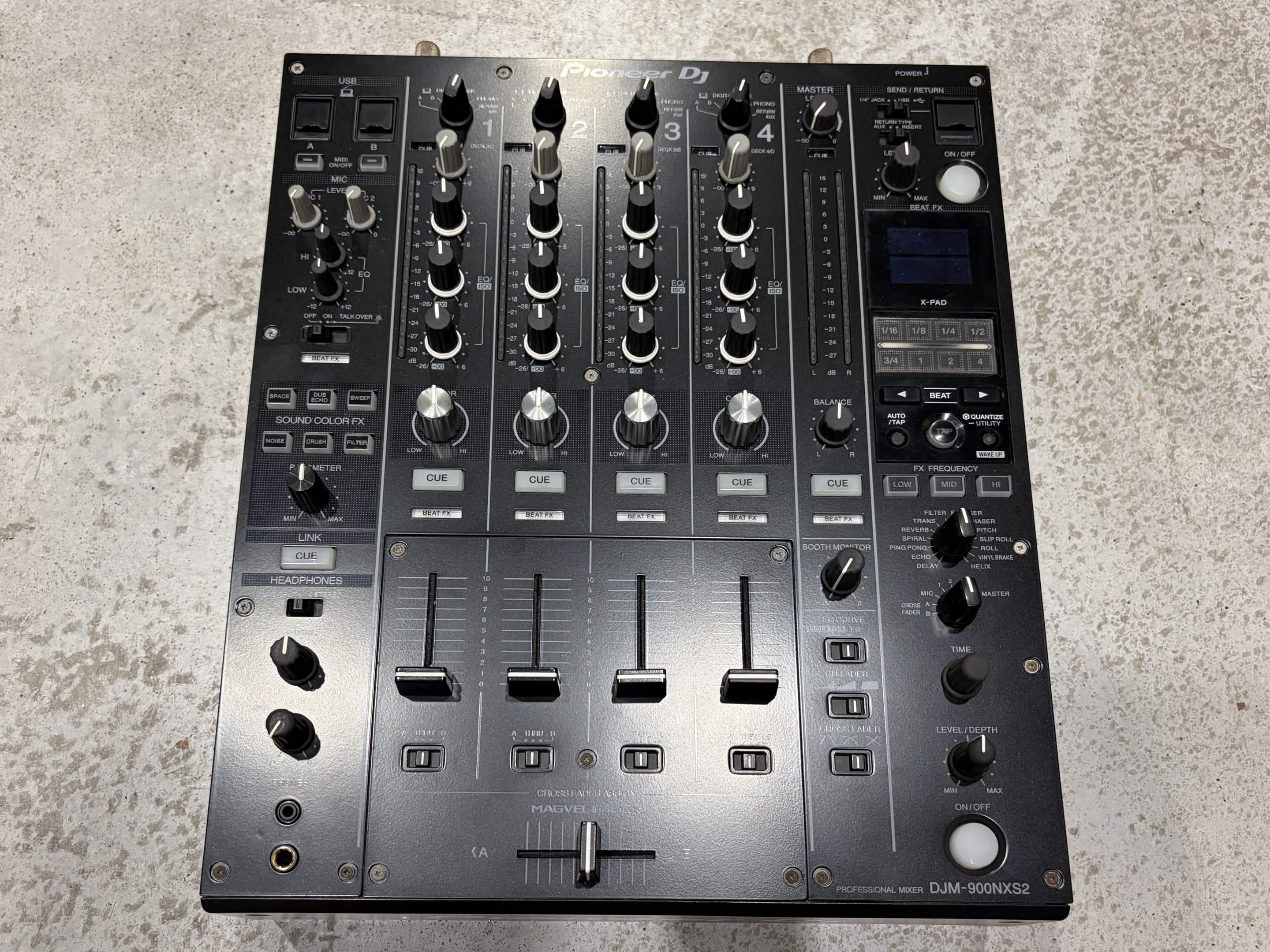 Una Pioneer DJ DJM-900NXS2 reacondicioanda por Sounds Market